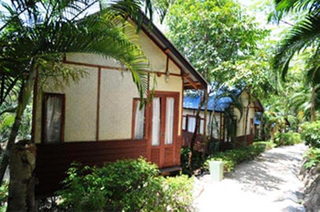 Smile Bungalow Bottle Beach Room photo